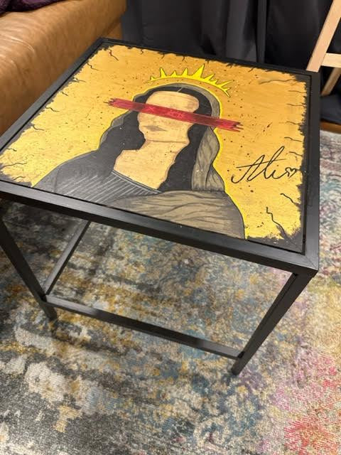 Mona blinded by Love