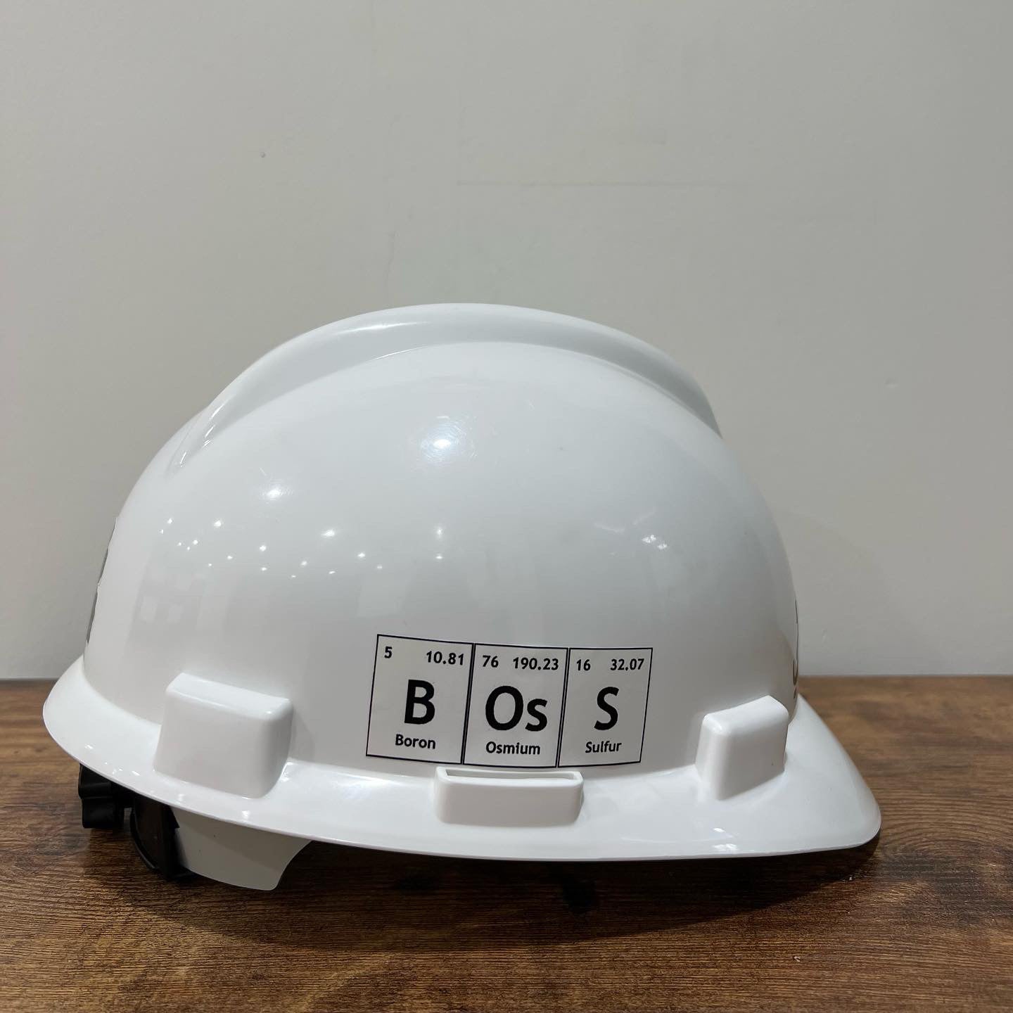 Chemical Engineer Helmet || خوذة المهندس الكيميائي