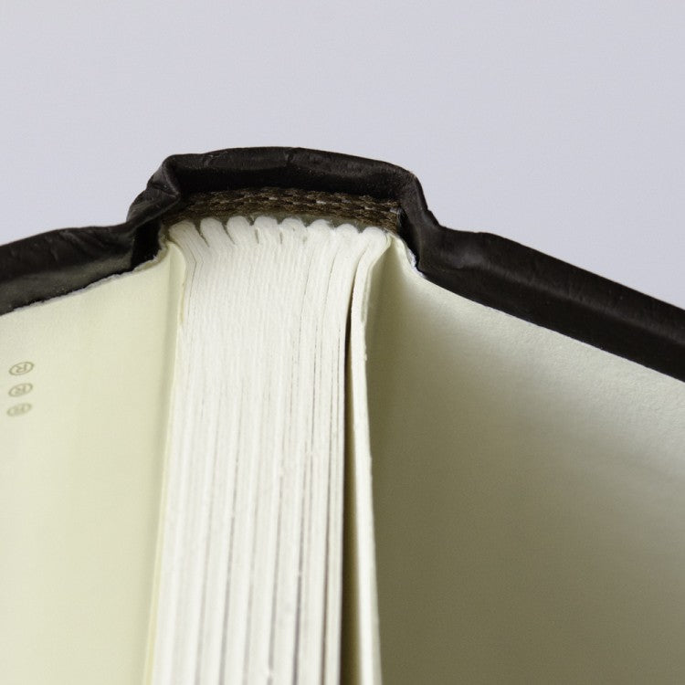 Strathmore Mix Media A4 Size Hardcover || A4 كراسة رسم ستراثمور ميكس ميديا حجم