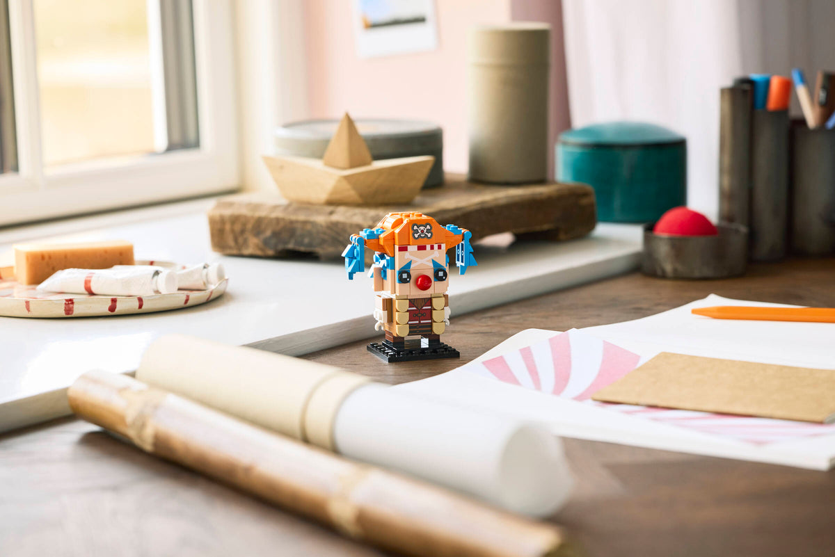LEGO® BrickHeadz™ ONE PIECE Buggy the Clown 40800 lifestyle