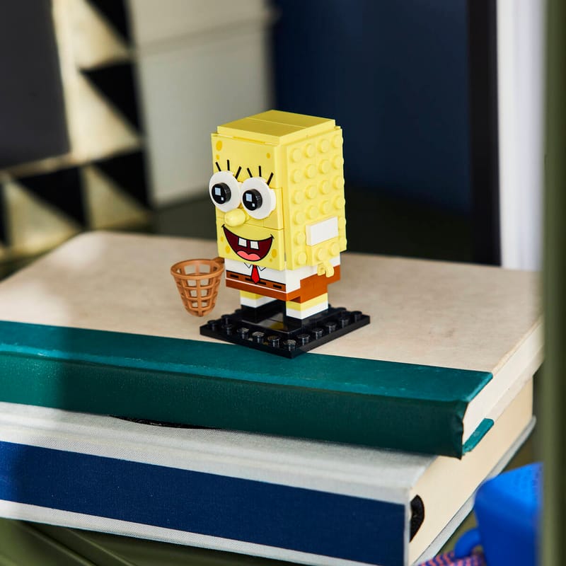 LEGO® BrickHeadz™ SpongeBob SquarePants Figure 40858 lifestyle