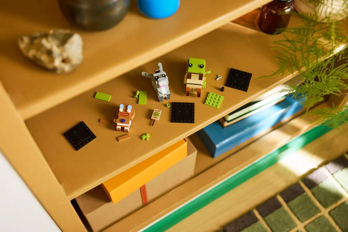 LEGO® BrickHeadz™ Shrek, Donkey & Gingy Figures 40923 official gallery image 6