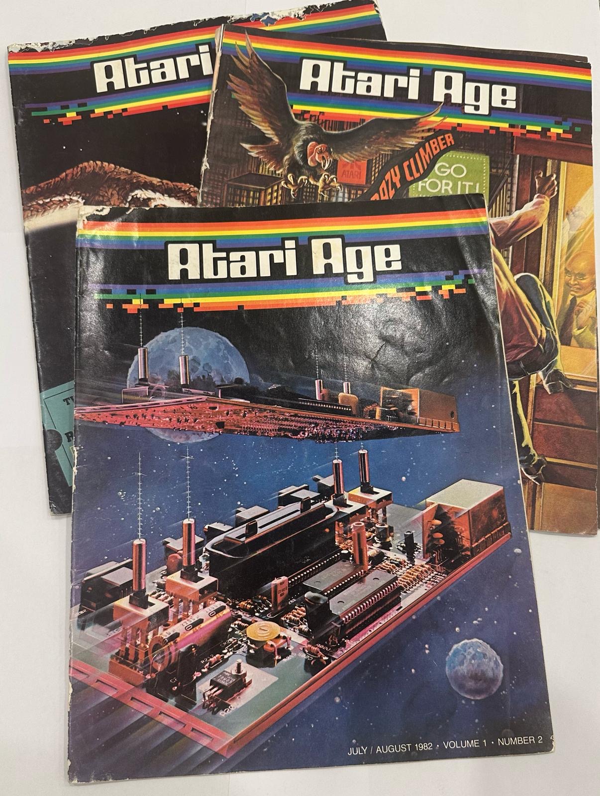 Atari Magazines 3 Pcs issues 2,4,5 years 1982,1983 || مجموعة من ثلاث نسخ لمجلة اتاري الاعداد ٢و ٤ و ٥ لسنة -١٩٨٢ و ١٩٨٣