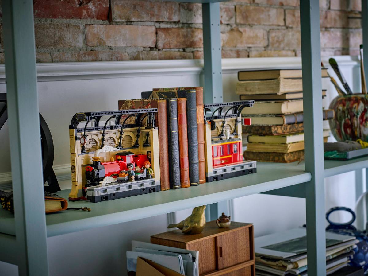 Lego Book Nook: Hogwarts™ Express || ليغو هوغ واترز ركن الكتب