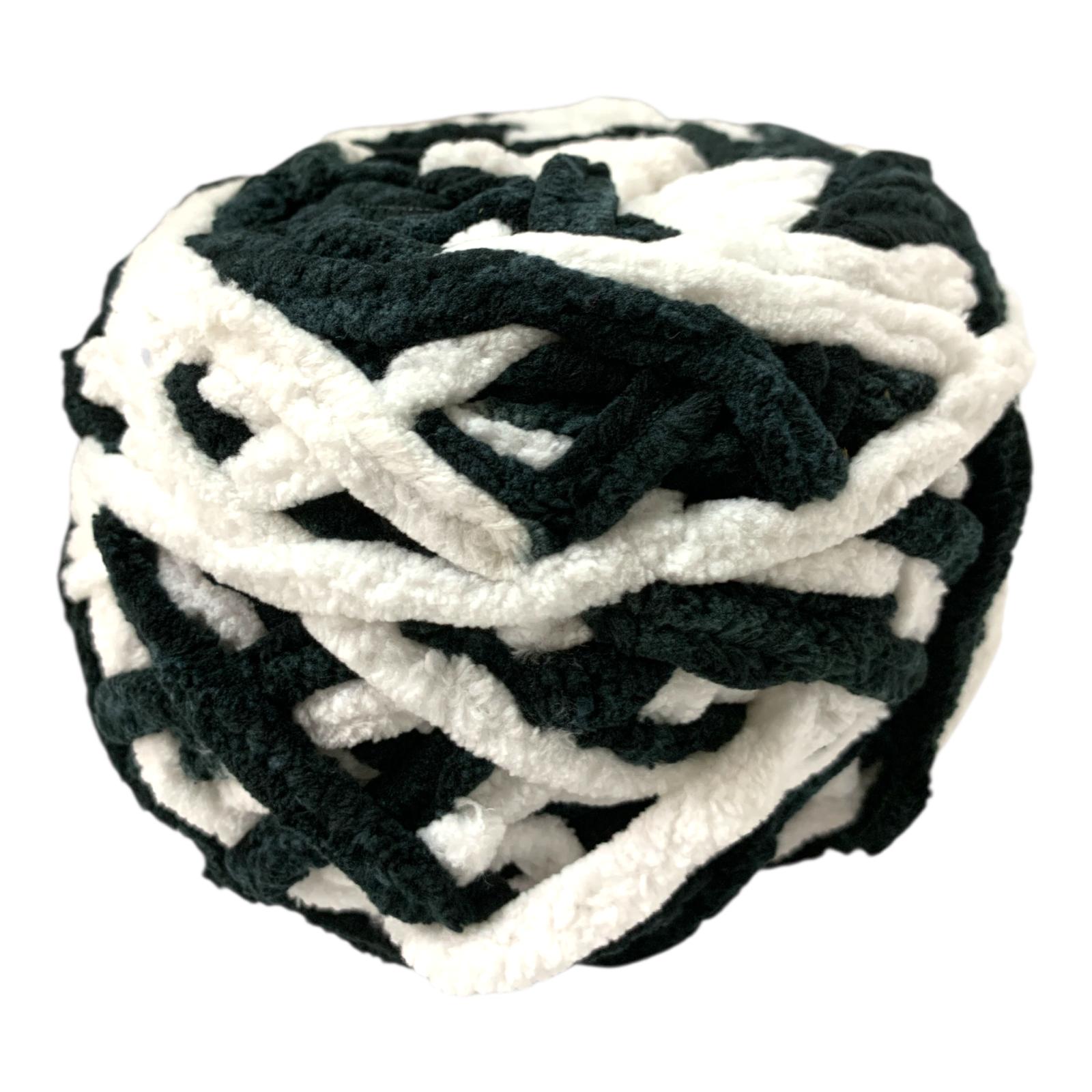 Black & White Chunky Chenille Yarn Super Soft & Plush || خيط صوف ناعم حجم كبير لون اسود و ابيض