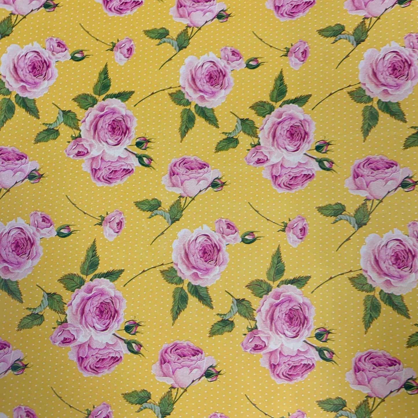 Gift Wrapping Paper 2 M x 70 cm #9 || رول تغليف هدايا مقاس ٢ متر في ٧٠ سم #9