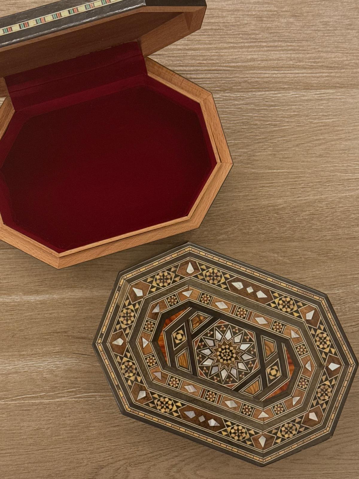 Octagonal Wooden Box || بوكس دمشقي خشبي ثماني
