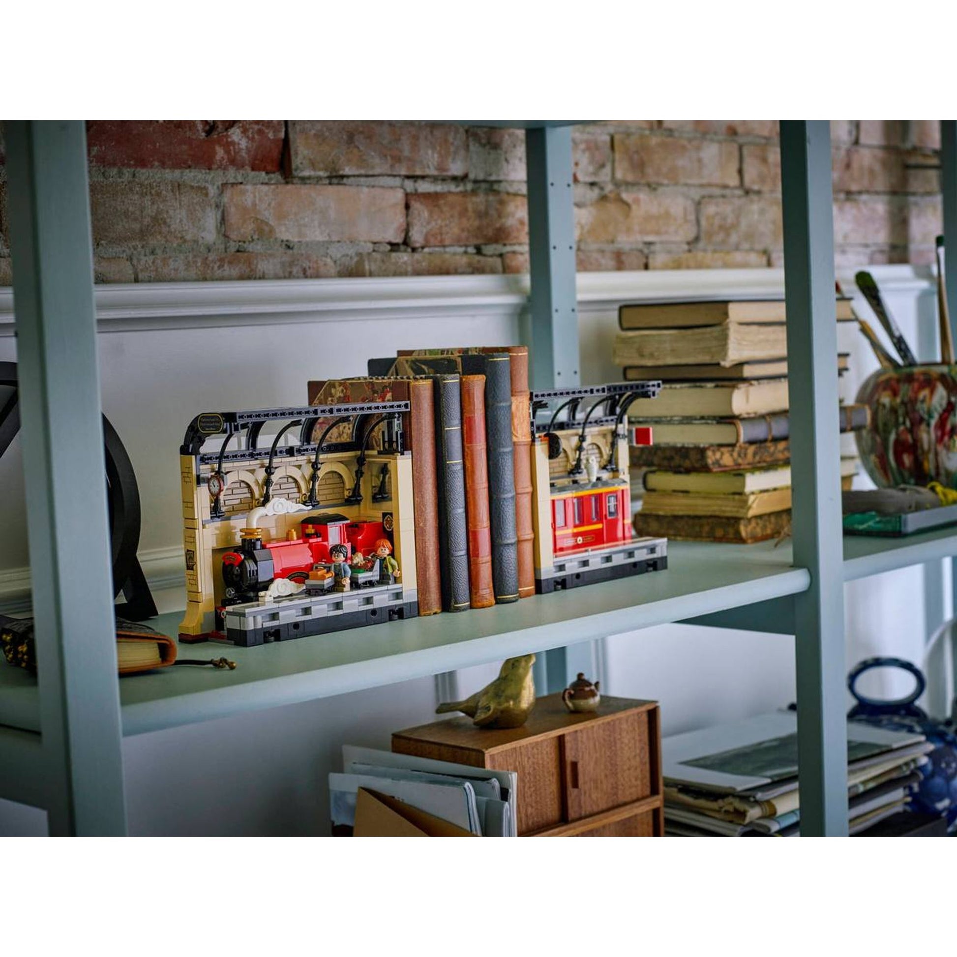 Lego Book Nook: Hogwarts™ Express || ليغو هوغ واترز ركن الكتب